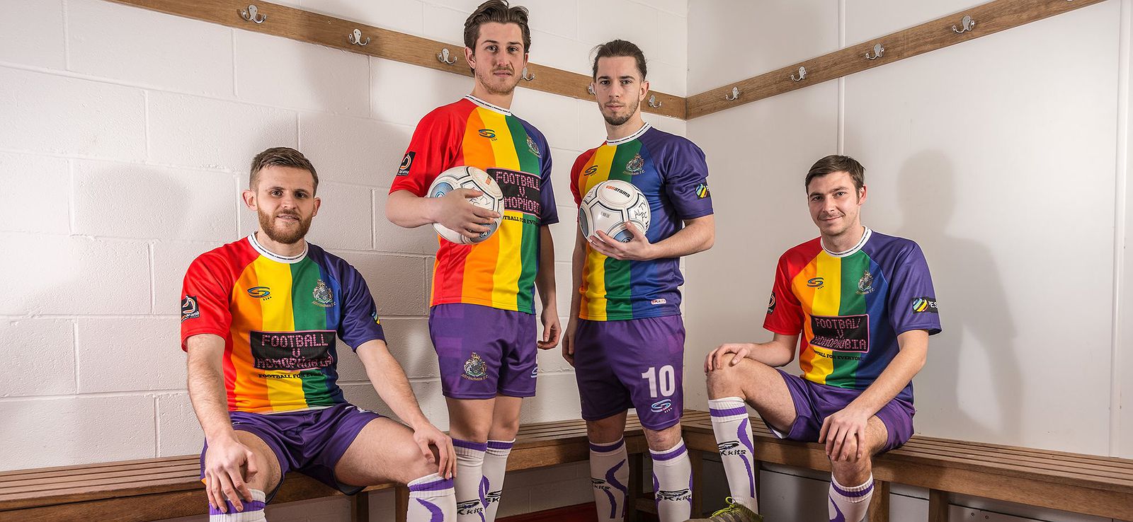 britse-voetballers-van-fc-altrincham_2019_statement-tegen-homofobie_2022_02